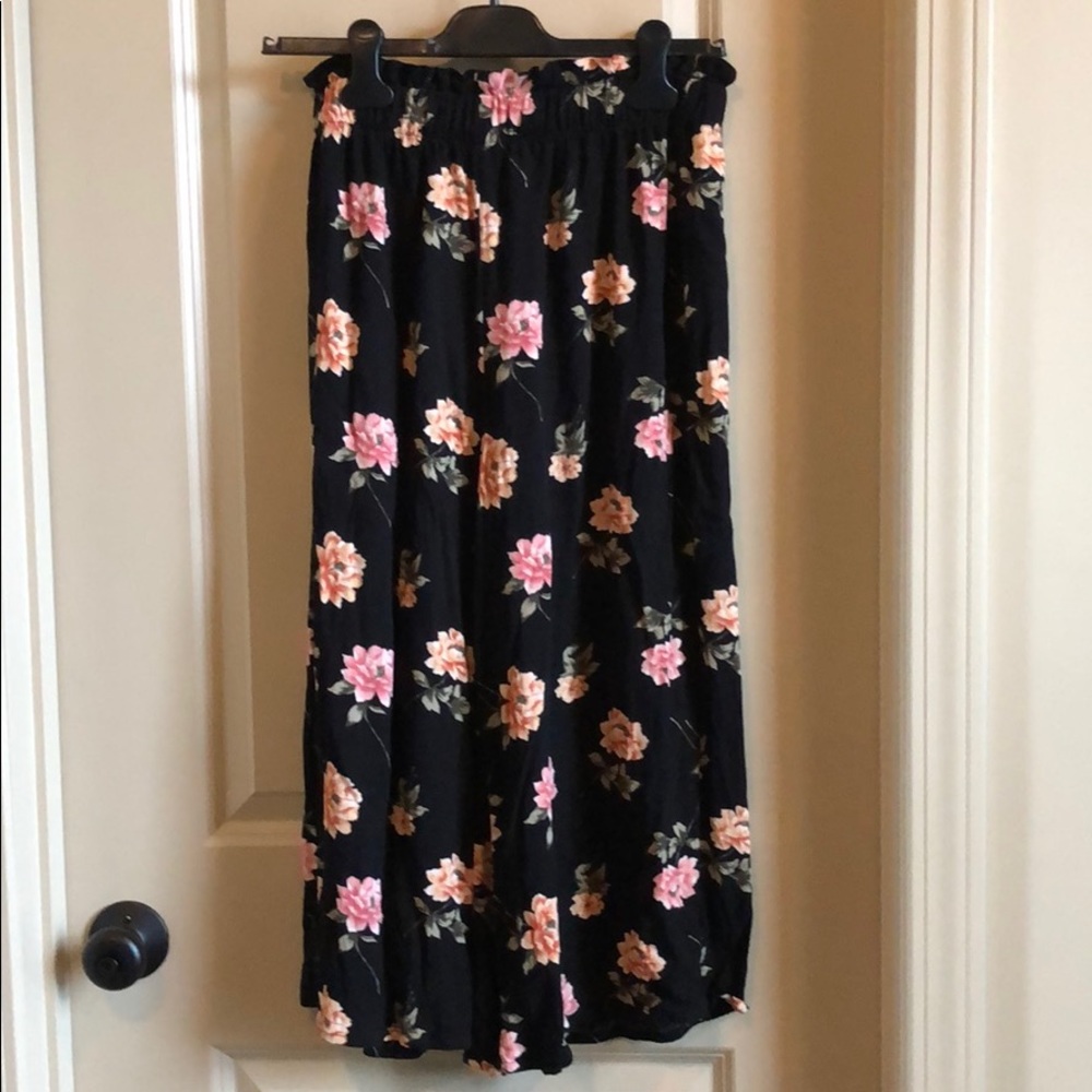 American Eagle Floral wise Leg Crop